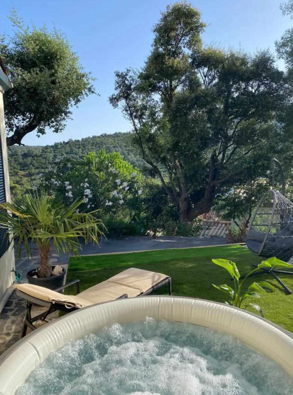 Belle Chambre Privee Avec Le Jardin Privatif Et Le Jacuzzi Cavalaire-sur-Mer Exterior photo