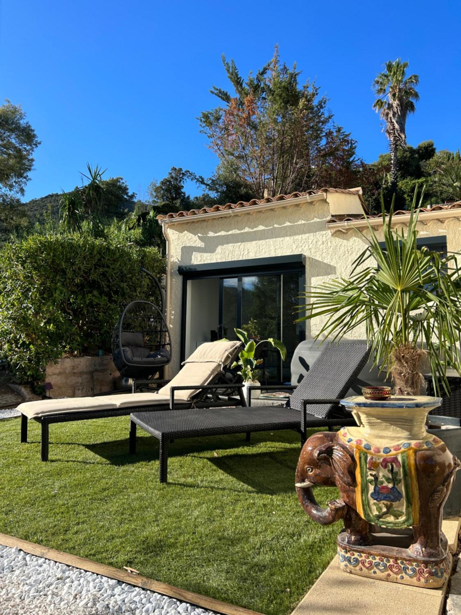 Belle Chambre Privee Avec Le Jardin Privatif Et Le Jacuzzi Cavalaire-sur-Mer Exterior photo