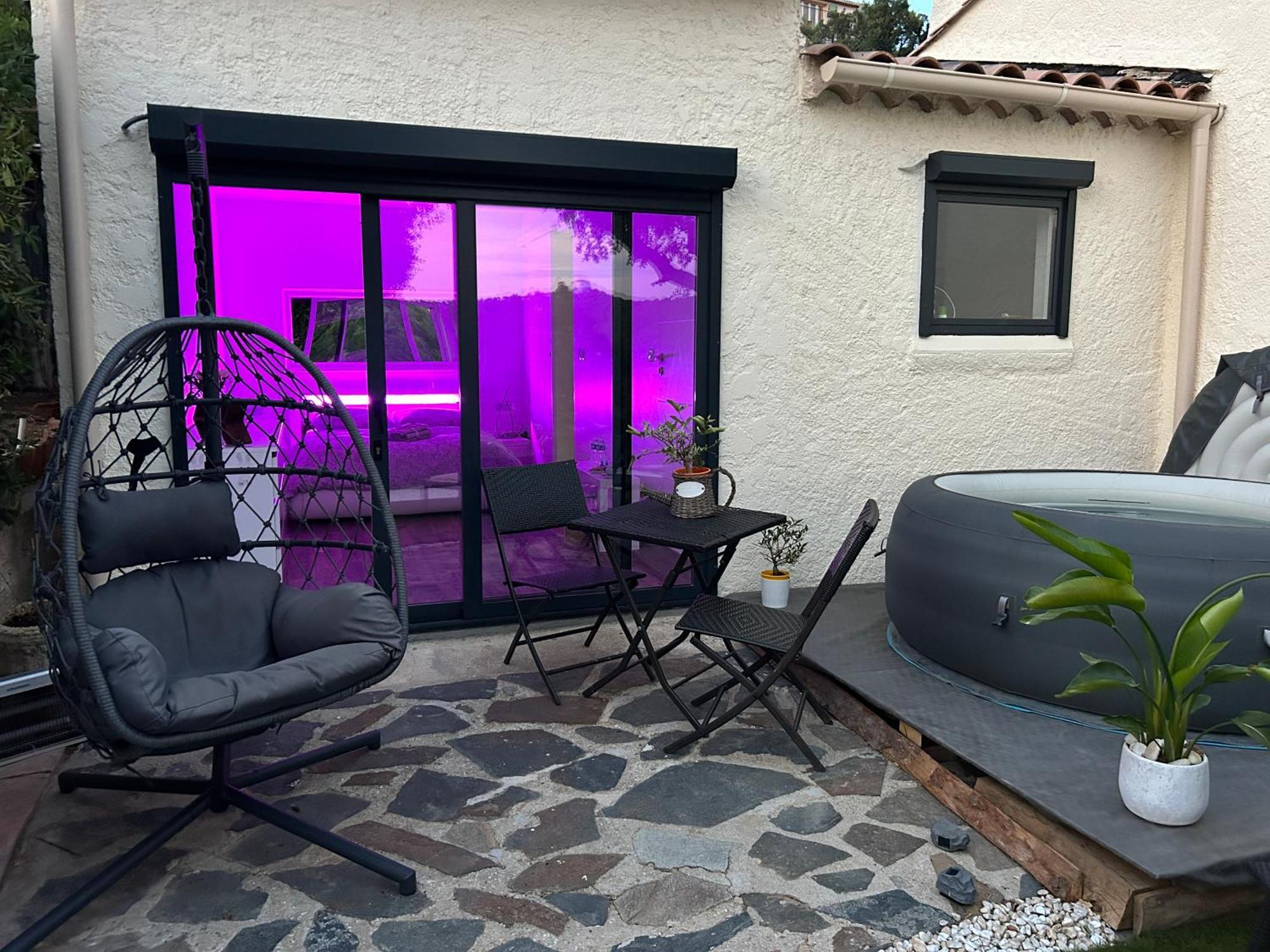 Belle Chambre Privee Avec Le Jardin Privatif Et Le Jacuzzi Cavalaire-sur-Mer Exterior photo